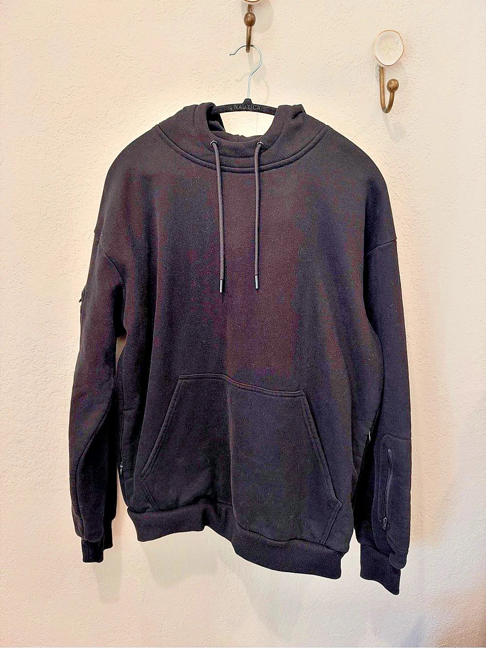 Comfrt Black Hoodie Like New